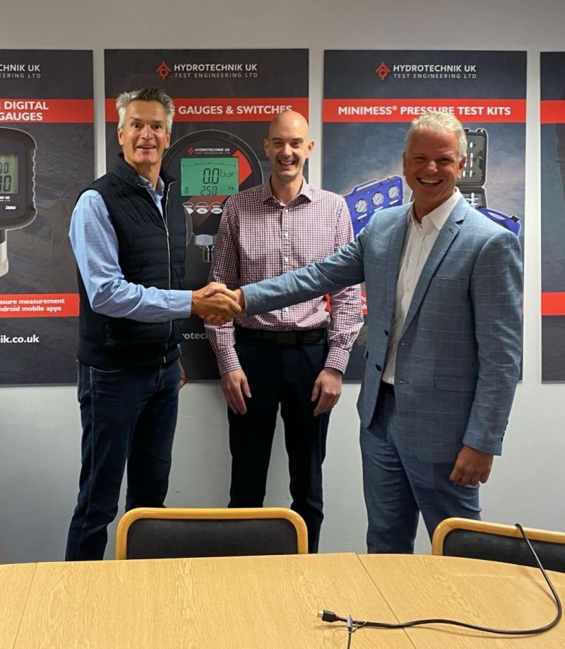 Richard and Jon from Hydrotechnik meet Norman from Senquip